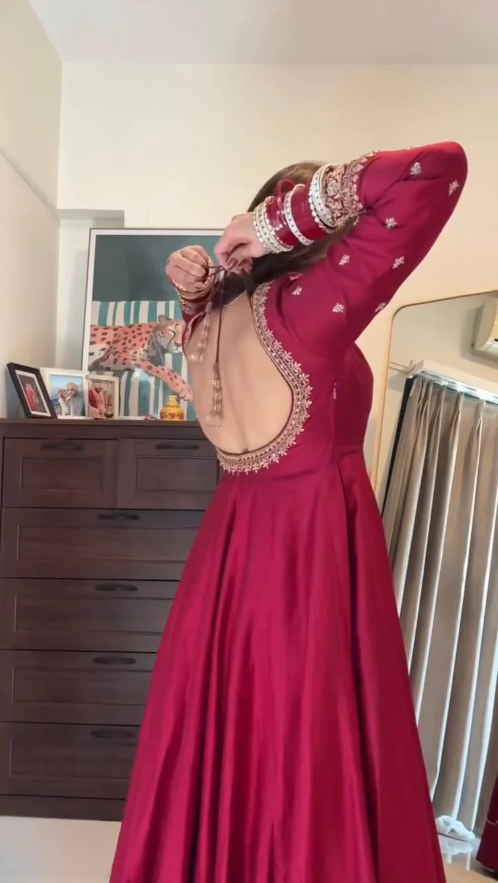 Anika-KD Havy Chinon Silk with Comfortable Inner gown pent dupatta set - Image 3